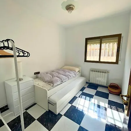 Casa Con Jardin En *