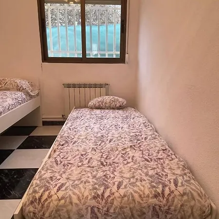 Casa Con Jardin En * Ogijares