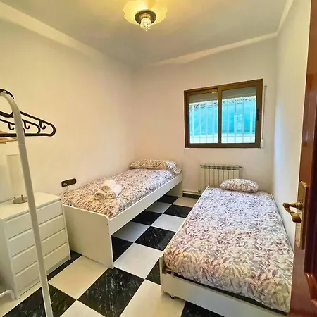 Casa Con Jardin En Holiday home