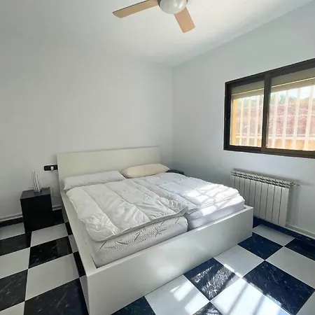 Holiday home Casa Con Jardin En Ogijares