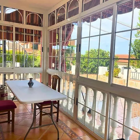 Casa Con Jardin En * Ogijares